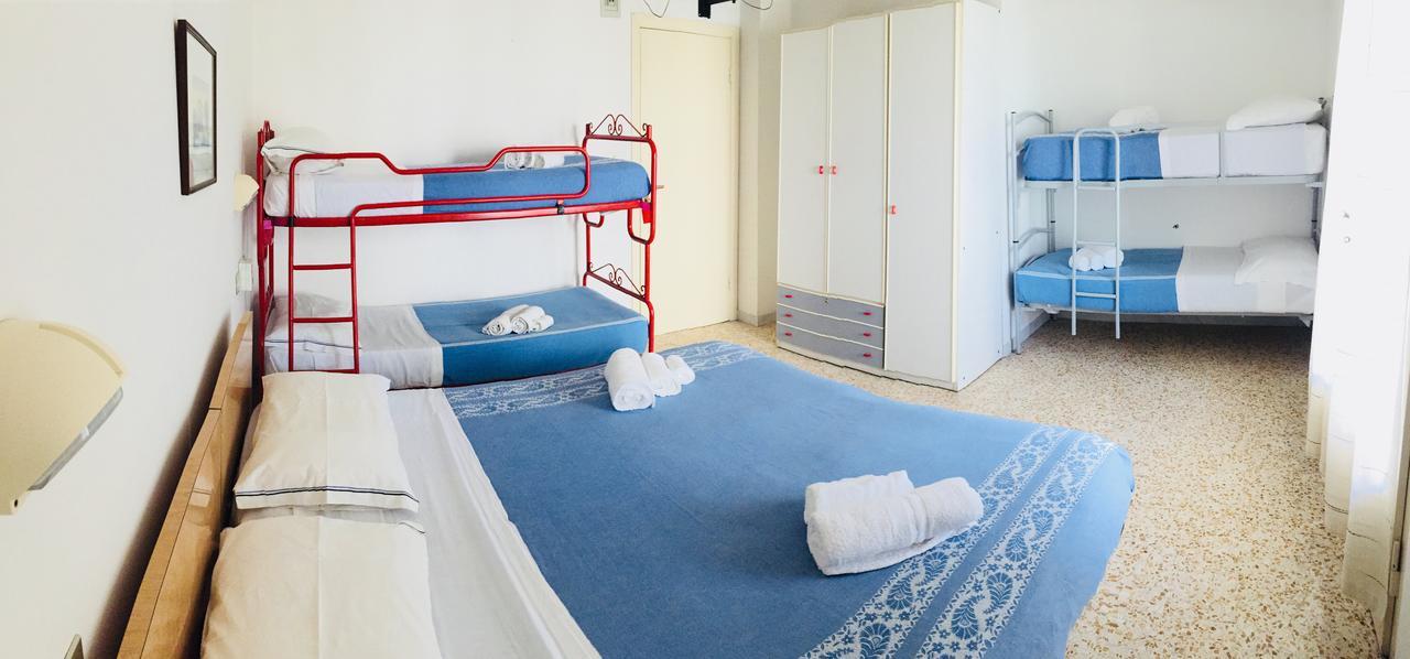 Urania Hotel Fogliano Marina Exterior photo