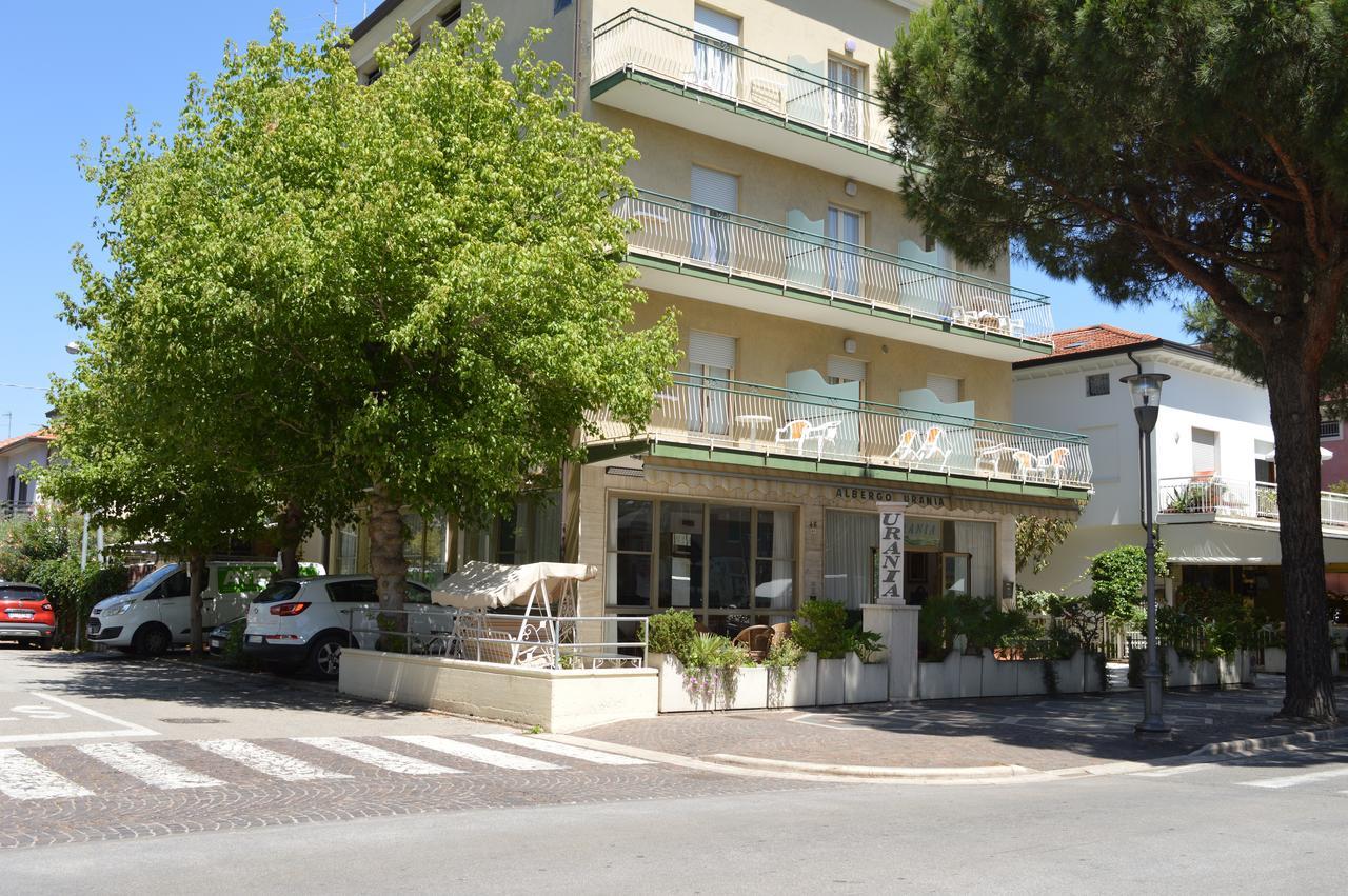 Urania Hotel Fogliano Marina Exterior photo
